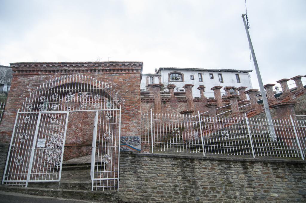 B&B I Colori Dell'Arcobaleno Belvedere Langhe エクステリア 写真