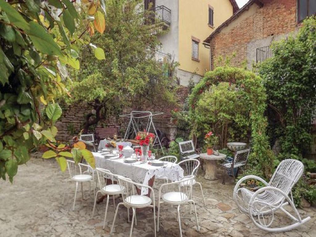 B&B I Colori Dell'Arcobaleno Belvedere Langhe エクステリア 写真